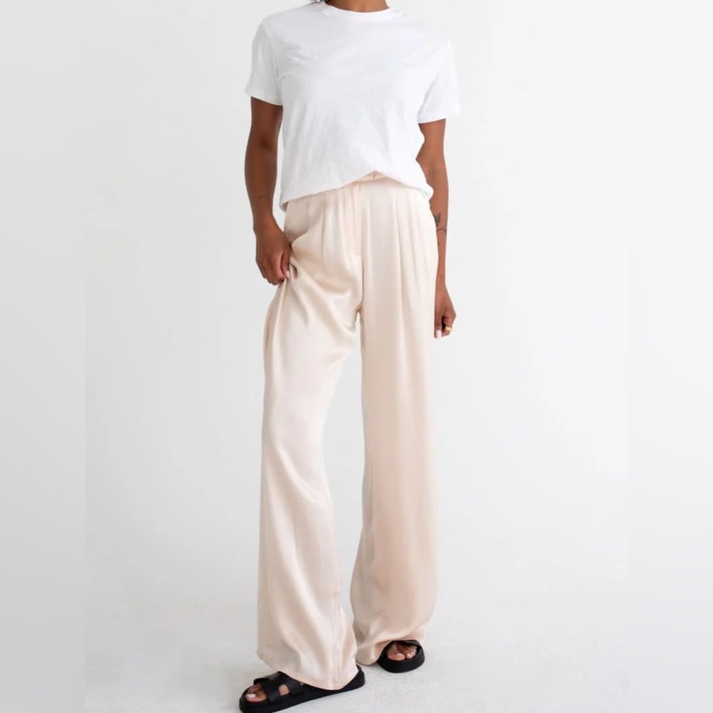 Rumored | NWT! James Champagne Trouser Size: Small